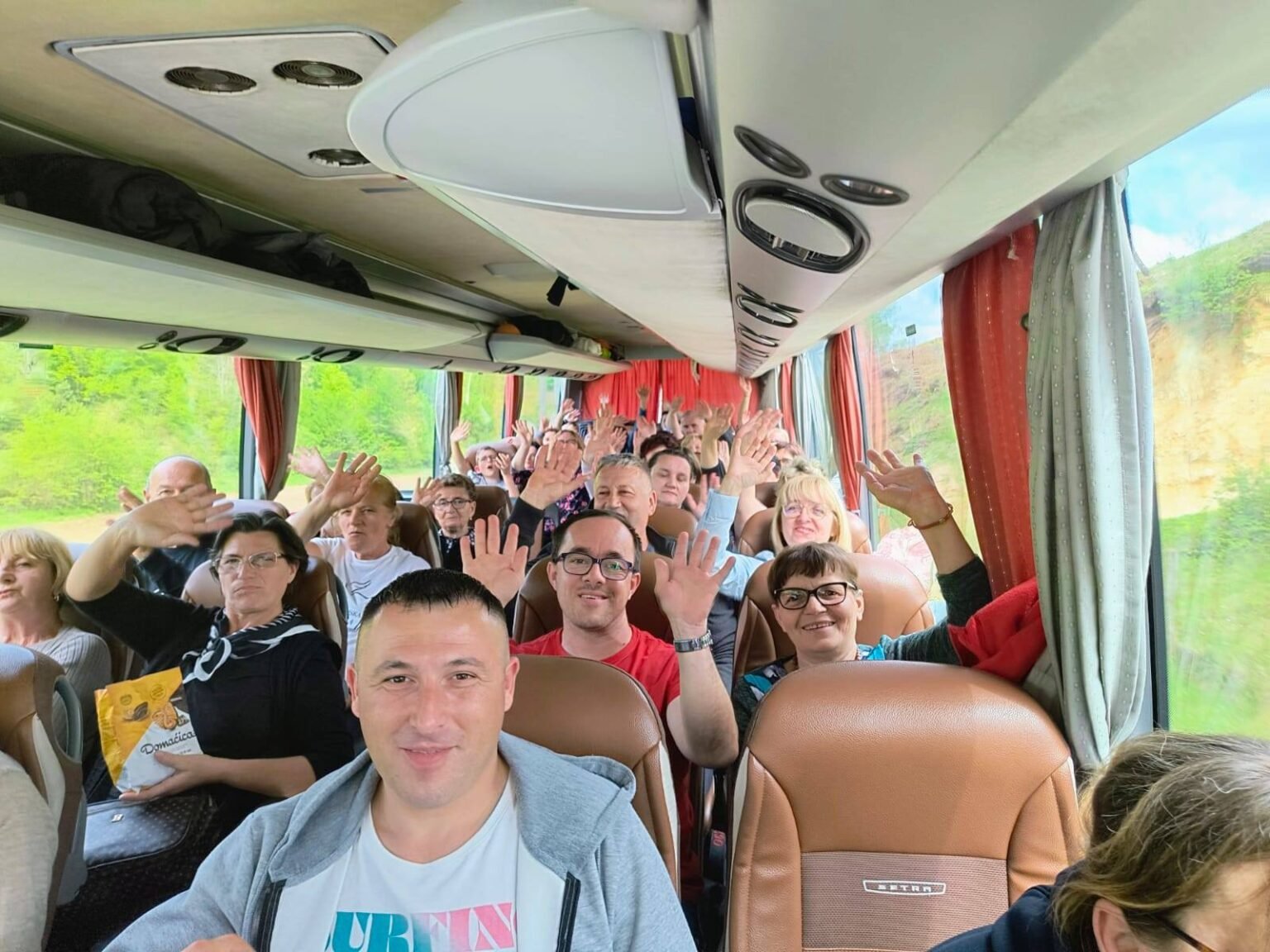 hodočasnici u autobusu na putu do Šurkovca - HODOČAŠĆE U ŠURKOVAC